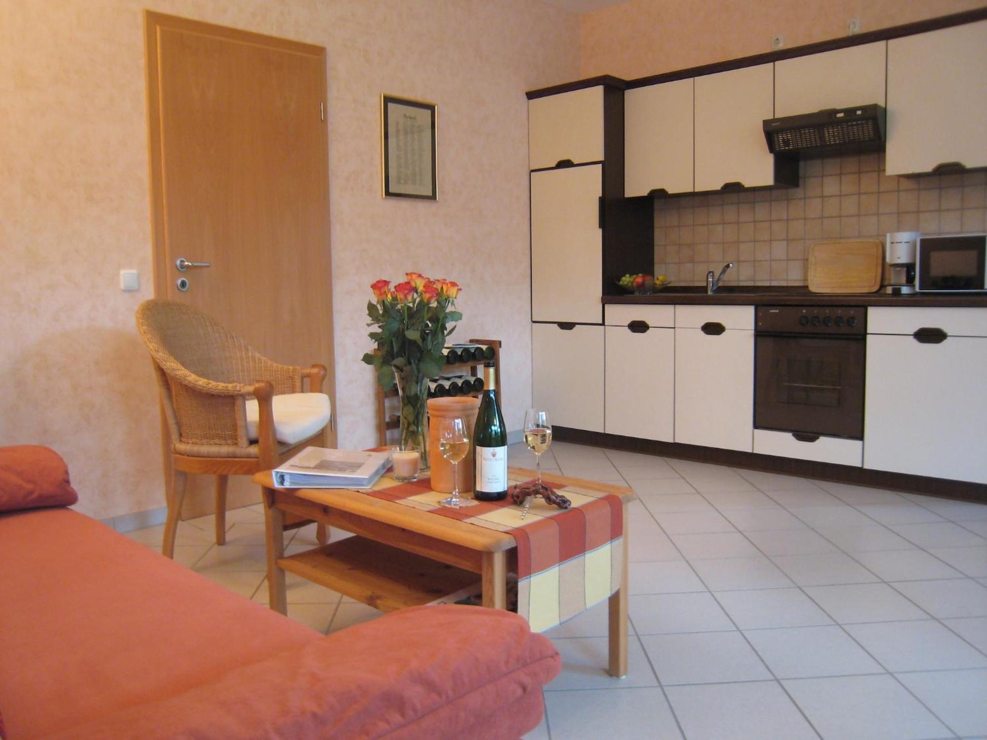 Sch ne Wohnung in der Moselregion Kinheim Exterior foto